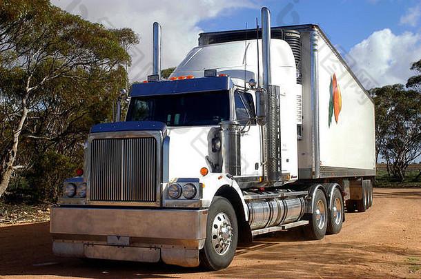 卡车拖车货物交付运输汽车货运道路物流快速高清图片下载-包图网